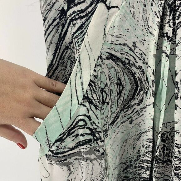 Brian Reyes Designer Silk Short Sleeve Shift Dress - Picture 5 of 10